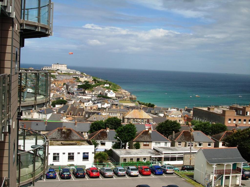 2Bed With Pool & Sea View Apartment Newquay  Bagian luar foto