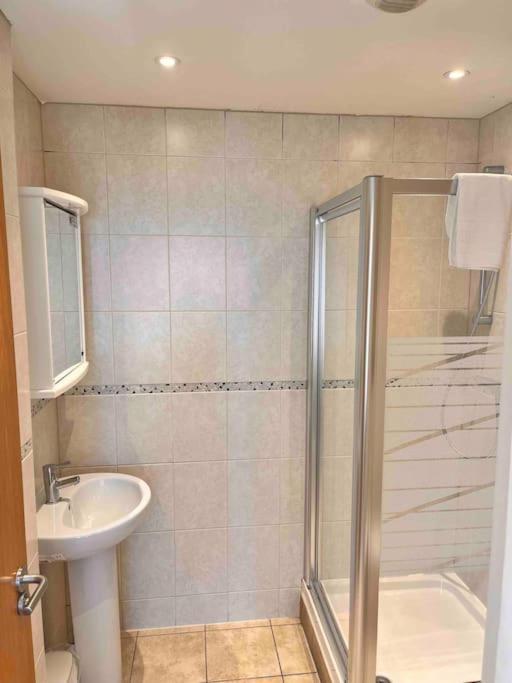 2Bed With Pool & Sea View Apartment Newquay  Bagian luar foto
