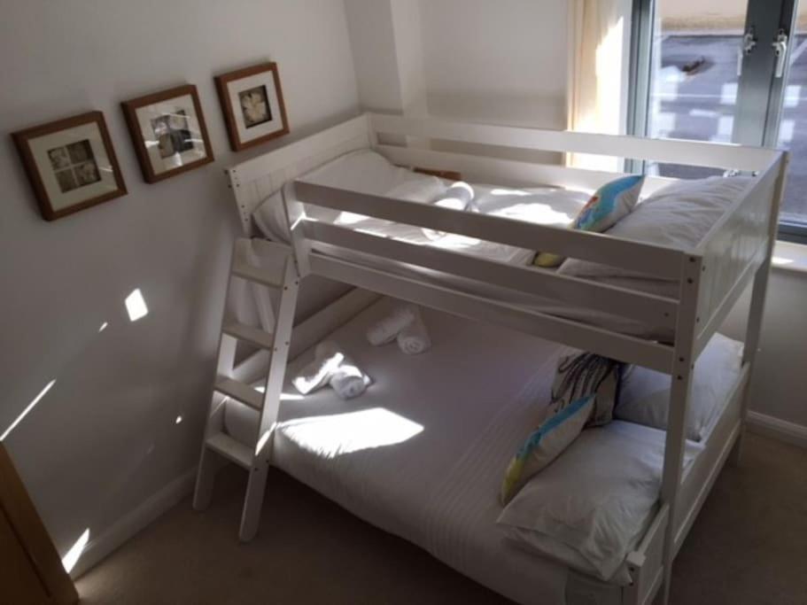 2Bed With Pool & Sea View Apartment Newquay  Bagian luar foto