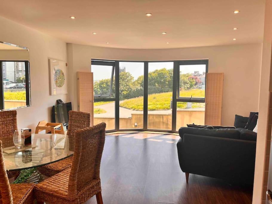 2Bed With Pool & Sea View Apartment Newquay  Bagian luar foto