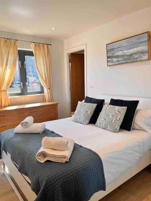 2Bed With Pool & Sea View Apartment Newquay  Bagian luar foto